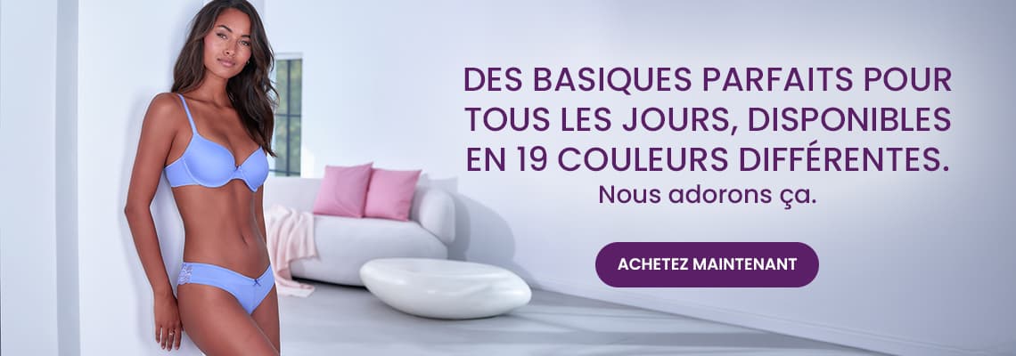 Des basiques parfaits pour tous les jours en 19 couleurs – Femme en ensemble de lingerie lavande dans salon moderne