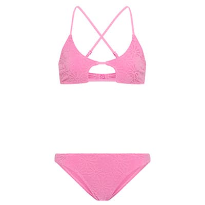 Rosa Bikini mit floralen Mustern, Oberteil mit gekreuzten Trägern und Cut-Out-Details, dazu passende Hose.