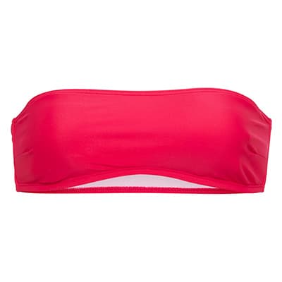 Rotes Bandeau-Oberteil vor weißem Hintergrund