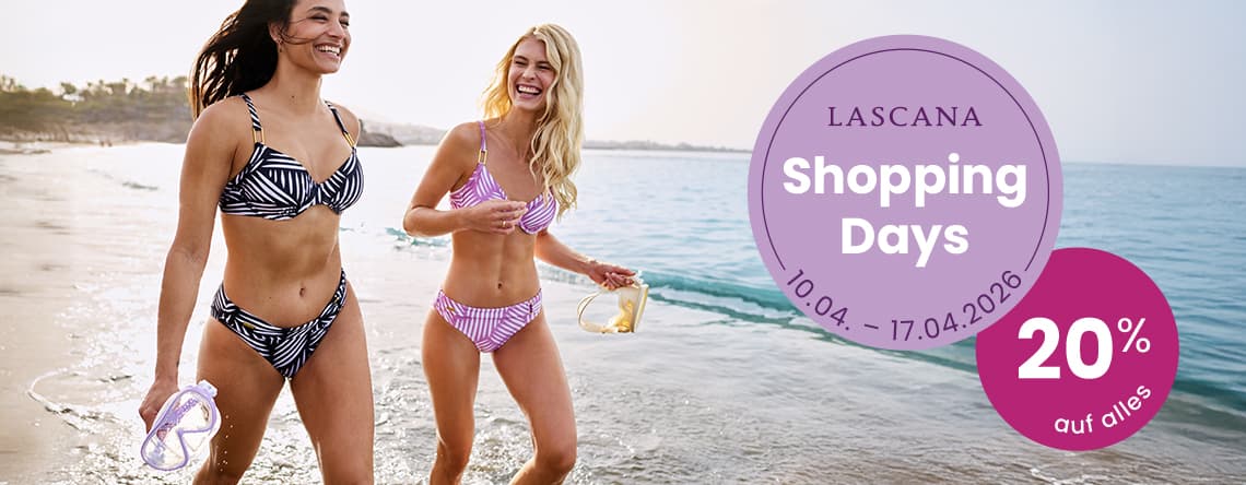 Shopping Days 10.04.–17.04.2026, 20 % auf alles – zwei Frauen in Bikinis laufen mit Taucherbrillen am Strand entlang